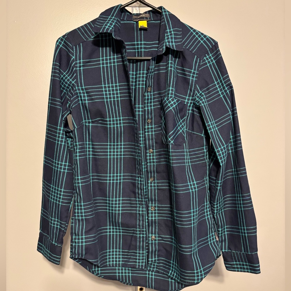Eddie Bauer Navy and Teal Plaid Long Sleeve Button Up Blouse Women’s XS EUC
